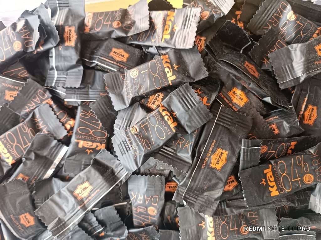 شکلات 84 درصد کرال